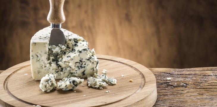 Can dogs eat blue cheese shop