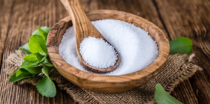 stevia in a wooden bowl